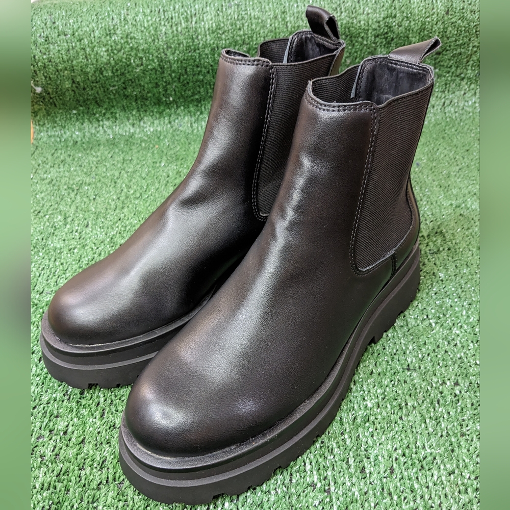 ALDO Stompd Black Leather Chelsea‎ Chunky Lug Sole Boots
